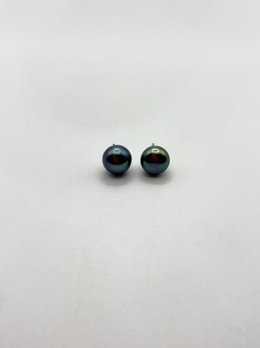 Black Pearl Studs