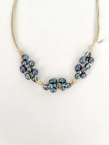 Cluster Pearl and Rhinestone Necklace - Black Pearls