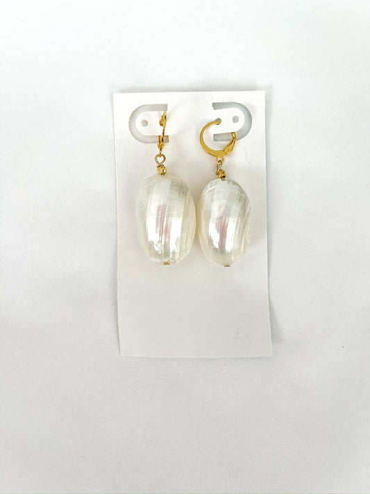 Silver Mouth Shell Dangles - Gold