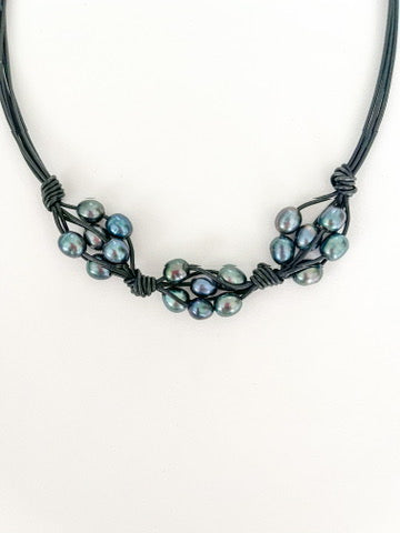 Cluster Pearl Necklace - Black Pearls