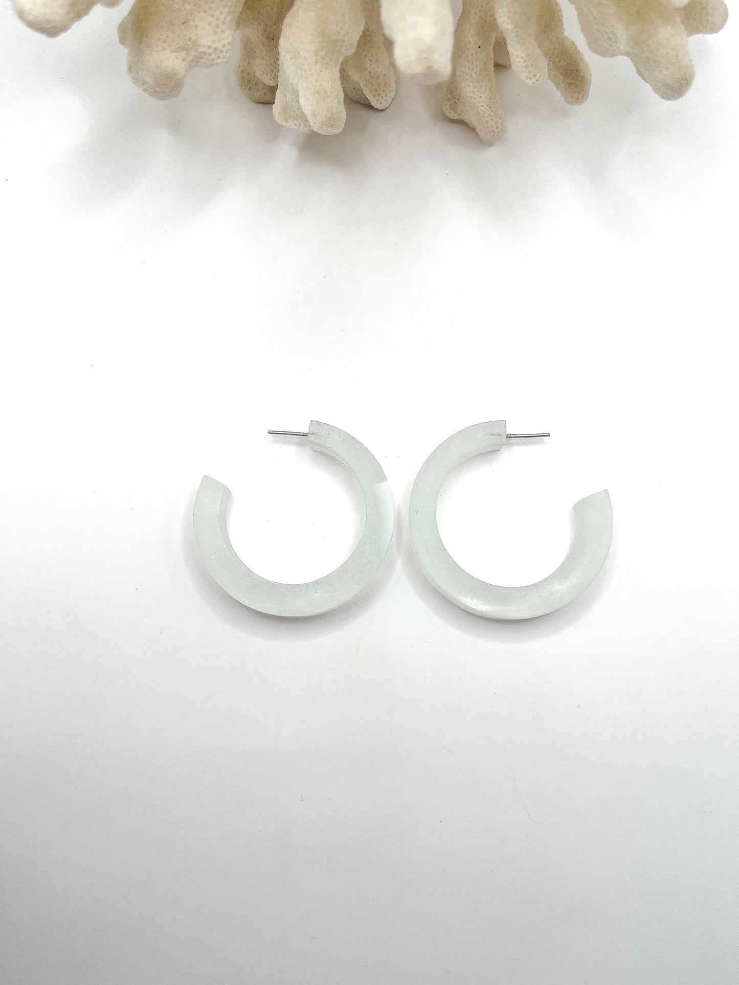 Tamar Medium White